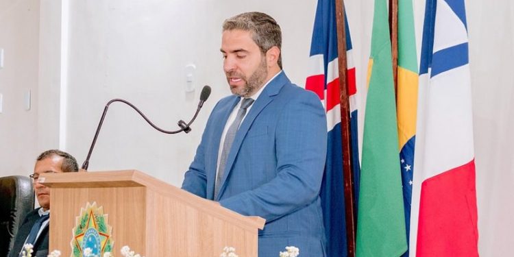 Overclean: Prefeito baiano é afastado do cargo após operação da PF