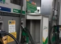 Petrobras anuncia nova redução no preço da gasolina para distribuidoras
