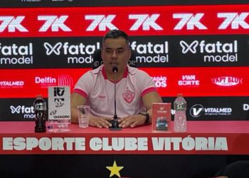 ‘Quebramos três tabus’, diz Jair Ventura após vitória do Leão sobre o Santos