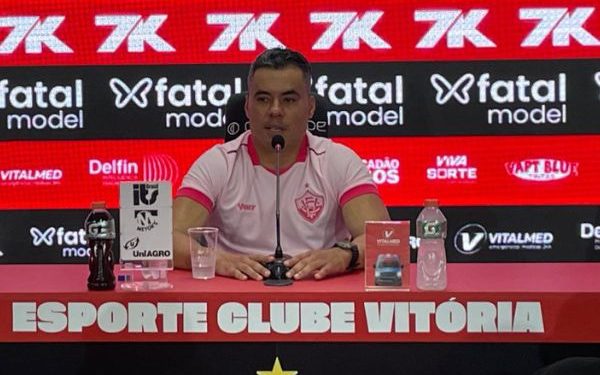 ‘Quebramos três tabus’, diz Jair Ventura após vitória do Leão sobre o Santos