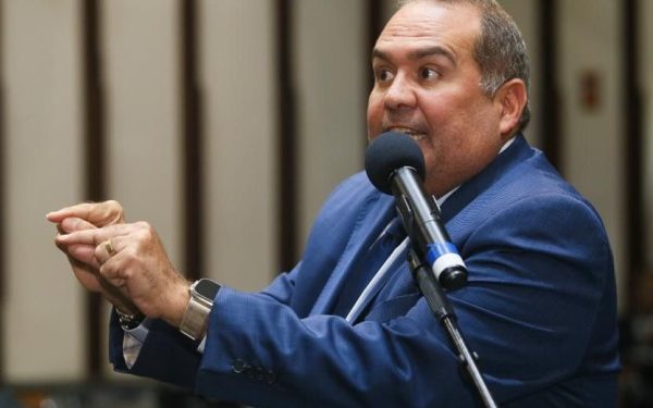 ‘Ativaram o modo desespero’, ironiza deputado após críticas do PT a ACM Neto
