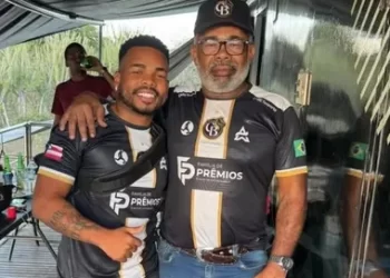 Pai de Cristian Bell vê bicho e detona apresentador: “Sua laéla!”