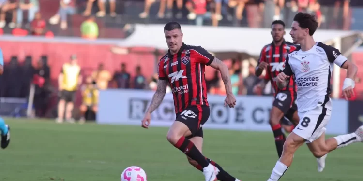 Em jogo truncado, Vitória perde para o Corinthians com um a mais no Barradão