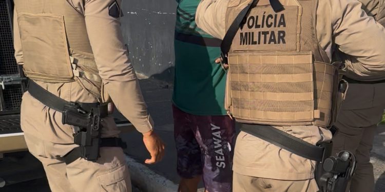 DE MANHÃ CEDO: Homem é preso no centro de Candeias