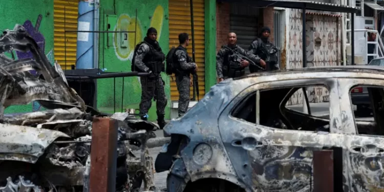 GUERRA NO RIO: megaoperação termina com 103 traficantes mortos e 111 fuzis apreendidos