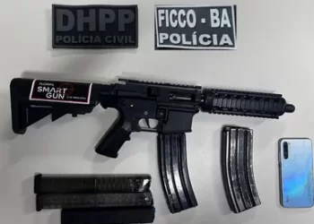 Vai pra onde? Motorista de aplicativo é preso com fuzil no ferry boat