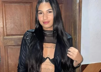 Jovem é executada com rajada de tiros perto do filho autista na Bahia