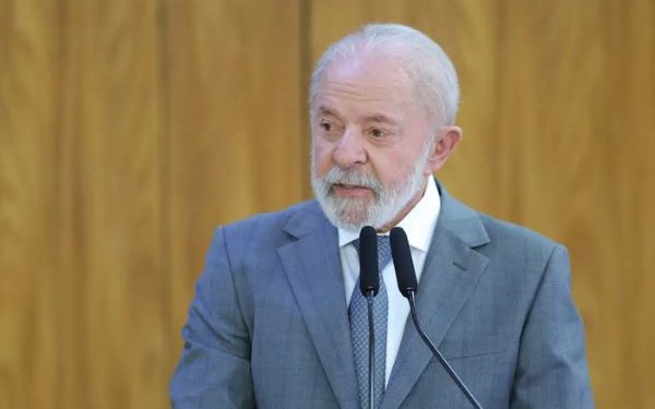 Lula diz que não aceitará que outro país ‘fale grosso’ com o Brasil