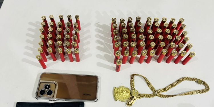 Homem é preso com dezenas de cartuchos durante rondas do Ceto em Candeias