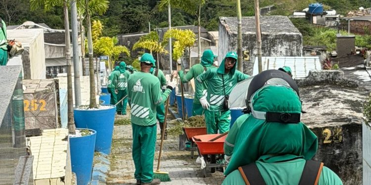 Candeias: Cemitérios passam por mutirão de limpeza para Dia de Finados