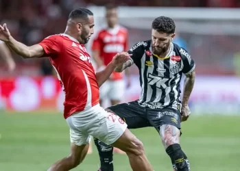 Vitória ganha fôlego na luta contra o rebaixamento após empate entre Internacional e Santos