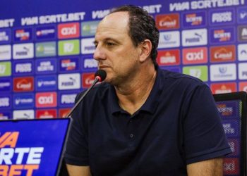 Ceni critica postura do Bahia após derrota: “Ridículo”