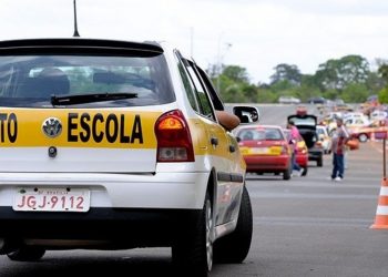 Governo deve exigir mínimo de duas horas práticas para tirar CNH