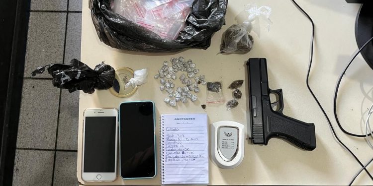 Menor suspeito de homicídios é apreendido com drogas e simulacro de arma em São Francisco do Conde