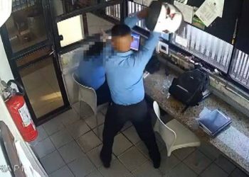 Mulher é atacada a golpes de capacete por colega de trabalho em Salvador