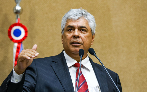 Deputado diz que PT ‘entende de crime organizado e corrupção’