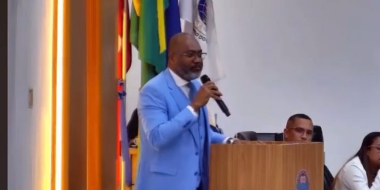 SFC: Calmon manda, Greice comanda e Pantera mentiu; “Nem candidato eu serei a vereador, se o prefeito não pagar alguma coisa a vocês”