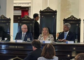 “Não é papel do Estado matar”, diz Jerônimo ao lado de presidente do STF