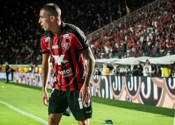 Vitória deixa grupo dos quatro com mais risco de rebaixamento; veja as chances