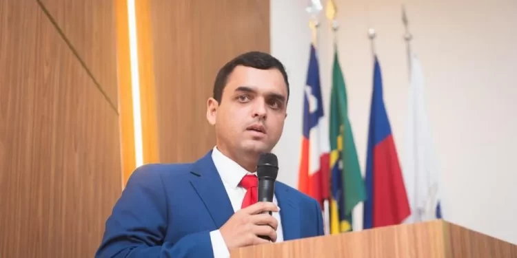 URGENTE: Rafael Nogueira vai entrar na justiça pra anular sessão irregular que aprovou a destruição do Pão na Mesa; “Tão dando esmola”