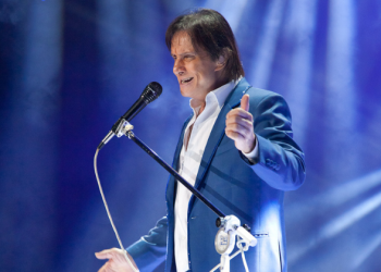 Roberto Carlos fará show gratuito em Salvador; saiba mais