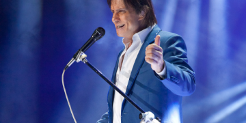 Roberto Carlos fará show gratuito em Salvador; saiba mais