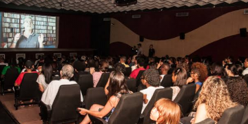 Prefeito sanciona lei que obriga cinemas de Salvador a iniciarem filmes no horário marcado