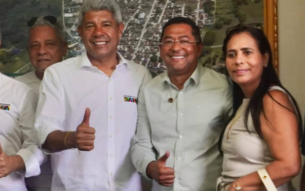 Prefeito que apoiou ACM Neto migra para base de Jerônimo e declara apoio para 2026