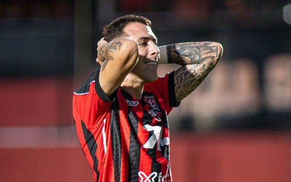 Chance de permanência na Série A diminui após Vitória voltar ao Z-4