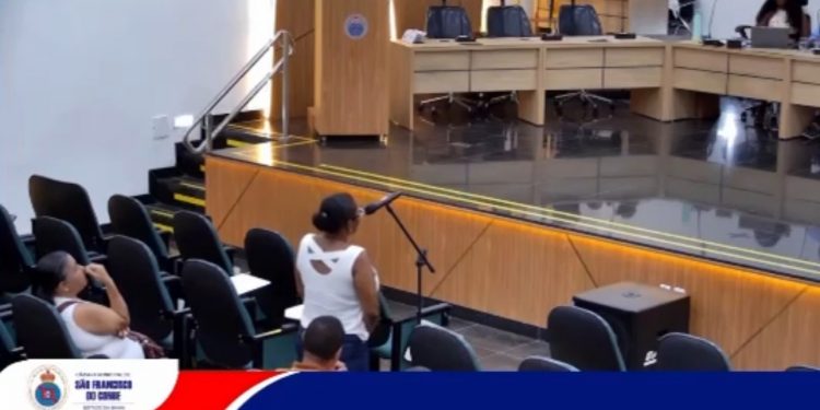 SFC: Mãe desabafa contra gestão de Calmon e expõe realidade chocante das escolas da cidade; Vanessa Dantas se cala