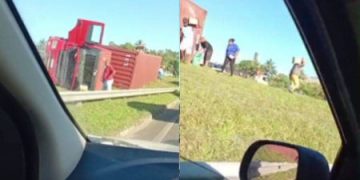 Caminhão tomba e carga é saqueada por moradores em Dias d’Ávila
