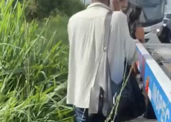 ÔNIBUS QUEBRA NOVAMENTE E EXPÕE O CAOS DA CIDADE SOL: FUMAÇA, ATRASOS E PASSAGEIROS PREJUDICADOS