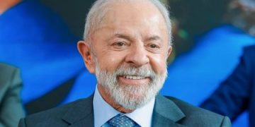 “Estou feliz por ver o Brasil exercer a democracia”, diz Lula sobre prisão de Bolsonaro