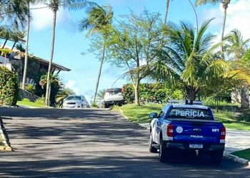 Suspeitos invadem casa de luxo em Salvador e furtam mais de R$ 100 mil em joias, bolsas e sapatos