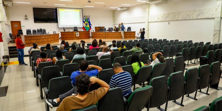Candeias: Em audiência pública, técnicos da SEFAZ apresentam previsão orçamentária para 2026