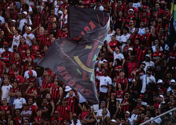 Ingressos esgotam para decisão do Vitória no Barradão