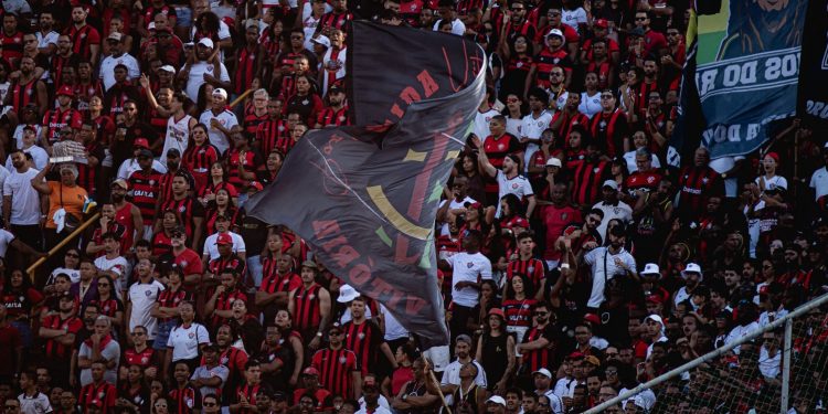 Ingressos esgotam para decisão do Vitória no Barradão