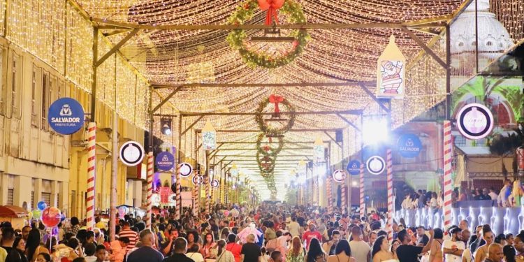 ENTÃO É NATAL! Prefeitura abre programação do Natal Salvador 2025 com circuito de luz no Centro Histórico