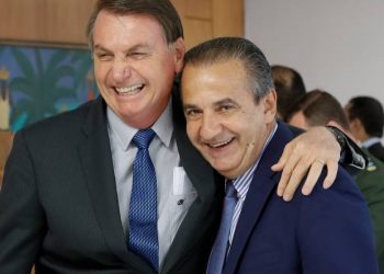 ‘Faz a esquerda dar gargalhadas’, diz Silas Malafaia após Bolsonaro escolher Flávio para as eleições de 26