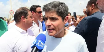 “Comparação preconceituosa”: ACM Neto reage e diz que Jerônimo trata ambulantes como bandidos