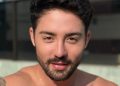 Rico Melquiades anuncia harmonização anal e rebate críticas: ‘O toba é meu!’