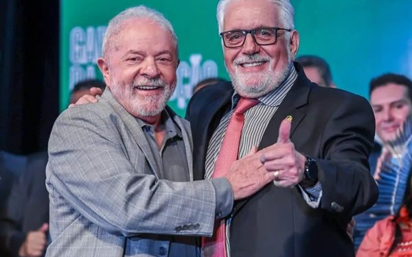 Jaques Wagner comemora redução da pobreza no Brasil: ‘Obrigado Lula’
