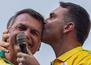 Flávio Bolsonaro pode desistir da candidatura à Presidência
