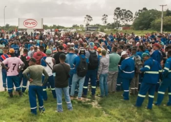 MELHORES CONDIÇÕES DE TRABALHO: greve paralisa obras da fábrica da BYD em Camaçari pelo quarto dia consecutivo