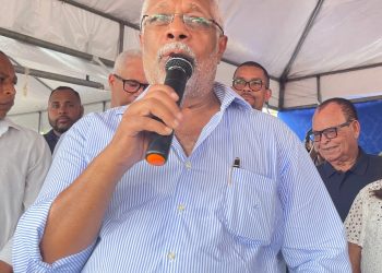 De Pai a Padrasto ruim: Calmon finaliza o ano com pacote de maldade e possível demissão em massa; população prepara protesto