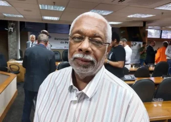 SFC: Calmon tenta aprovar Lei que define com redução nos programas socais e de saúde e evitar emenda de vereadores que amplia recursos 