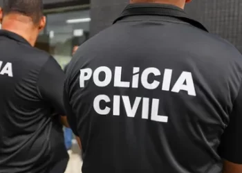 Mulher invade apartamento e mata jovem que ficava com mesmo homem na Bahia 