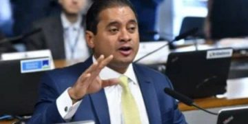 Vice-líder do governo Lula no Senado, Weverton Rocha é alvo de operação da PF sobre fraude no INSS