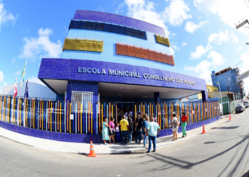 Escolas de Salvador passarão a ter sistema de identificação facial; entenda