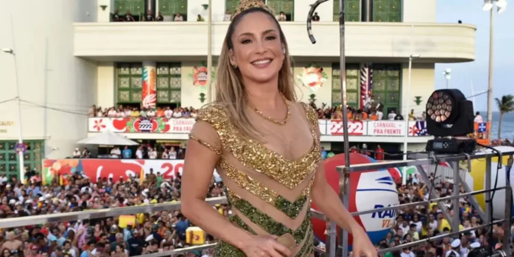 MP-BA: ação contra Claudia Leitte pede R$ 2 milhões por suposta intolerância religiosa em música
